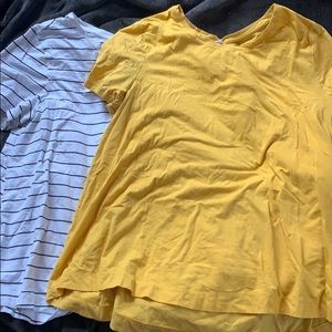 2 old navy tee shirts